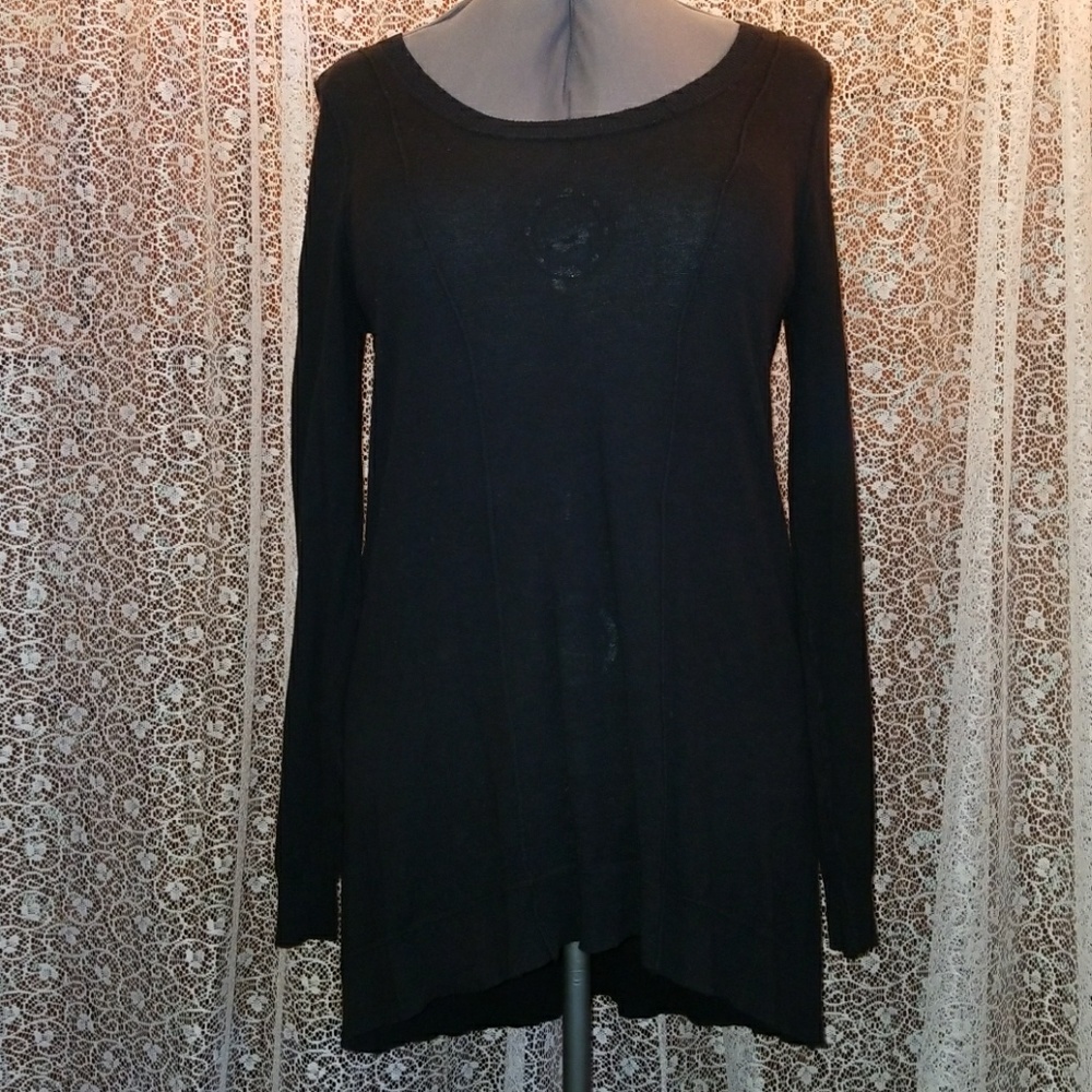 Excellent hi-low Sweater Top
